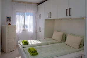 2 bedrooms, free WiFi, bed sheets