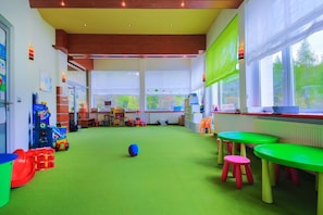 Área de juegos infantiles techada