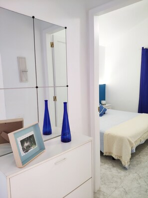 1 habitación, tabla de planchar con plancha, wifi y ropa de cama 