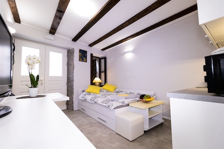 Apartment (1. V) | 1 bedroom, desk, iron/ironing board, cribs/infant beds