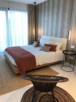 2 habitaciones, tabla de planchar con plancha, wifi y ropa de cama 