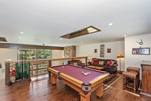 Unclassified image, 4 of 36, button - Custom luxury with golf course views, top-tier amenities, and walkable access to Bear Mountain Resort. (Big Bear Lake)