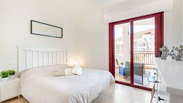 2 bedrooms, in-room safe, WiFi (free), bed sheets