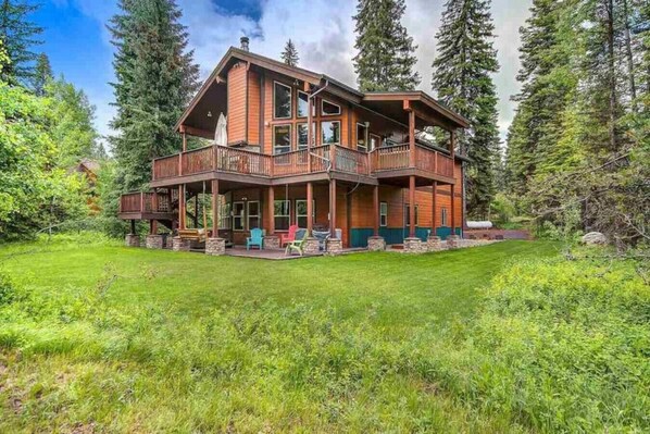 Exterior - McCall Cabin in Spring Mountain Ranch- Shared Pool (McCall)