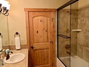 Hair dryer, towels - McCall Cabin in Spring Mountain Ranch- Shared Pool (McCall)
