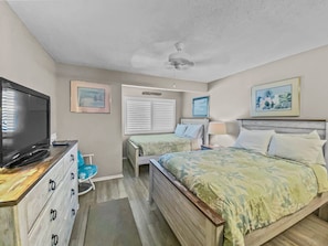 2 slaapkamers, een strijkplank/strijkijzer, gratis wifi, beddengoed
