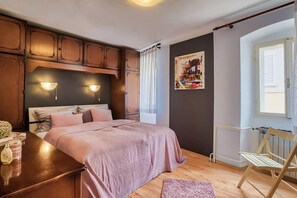 2 bedrooms, iron/ironing board, travel cot, free WiFi - Old Istrian house (Vodnjan)