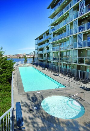 Piscine extérieure