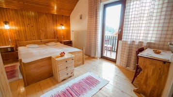 Double Room (1) | Free cribs/infant beds, free WiFi, bed sheets