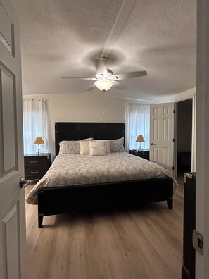 2 bedrooms, iron/ironing board, WiFi, bed sheets - Canal Front Home , direct Gulf access with lanai and dock (St James City)