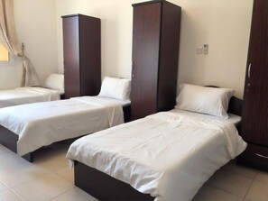 Phòng tập thể, chỉ dành cho nam | Phòng cách âm, truy cập Internet không dây miễn phí, bộ trải giường 