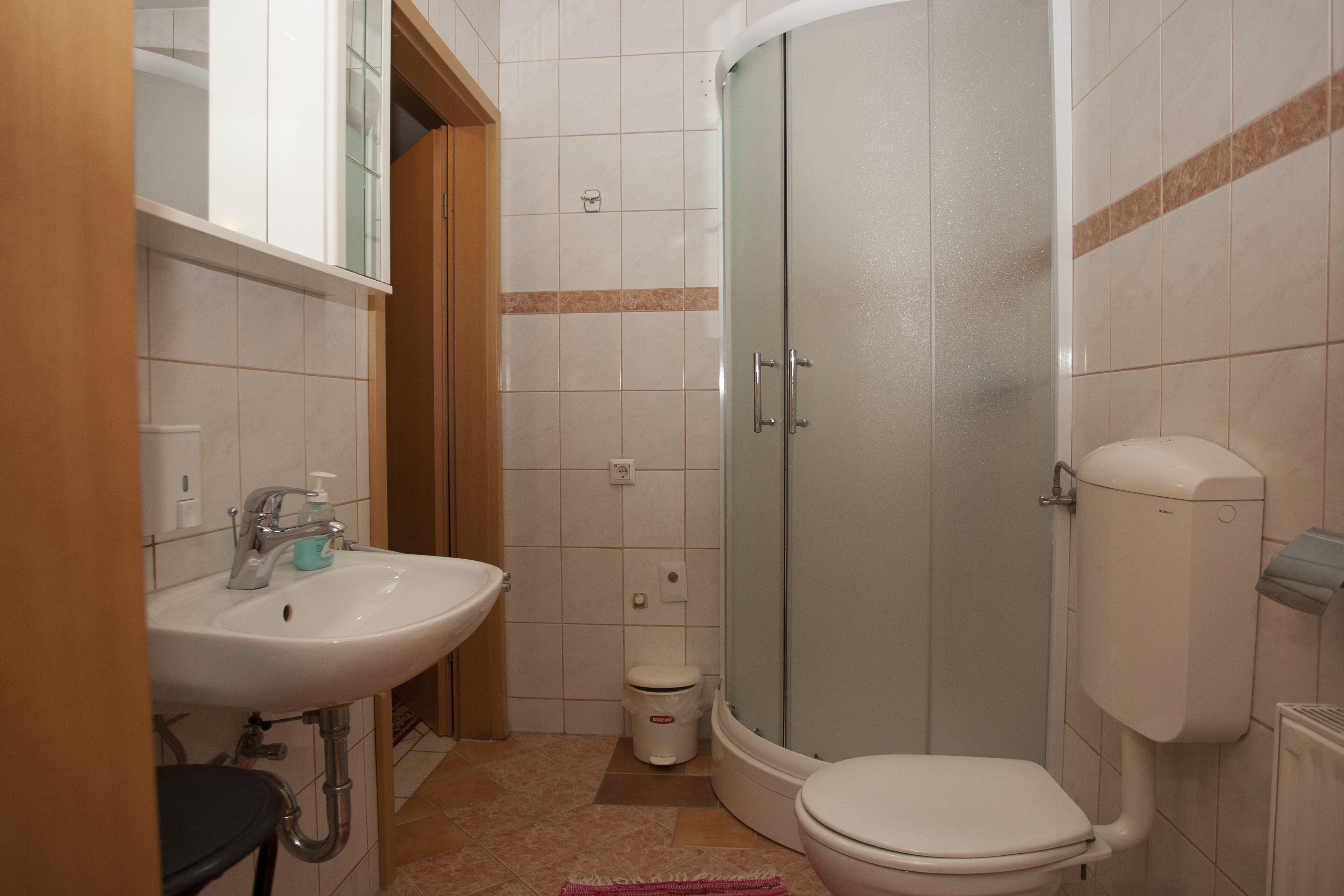 單人房 | 浴室 | 免費盥洗用品、毛巾、衛生紙