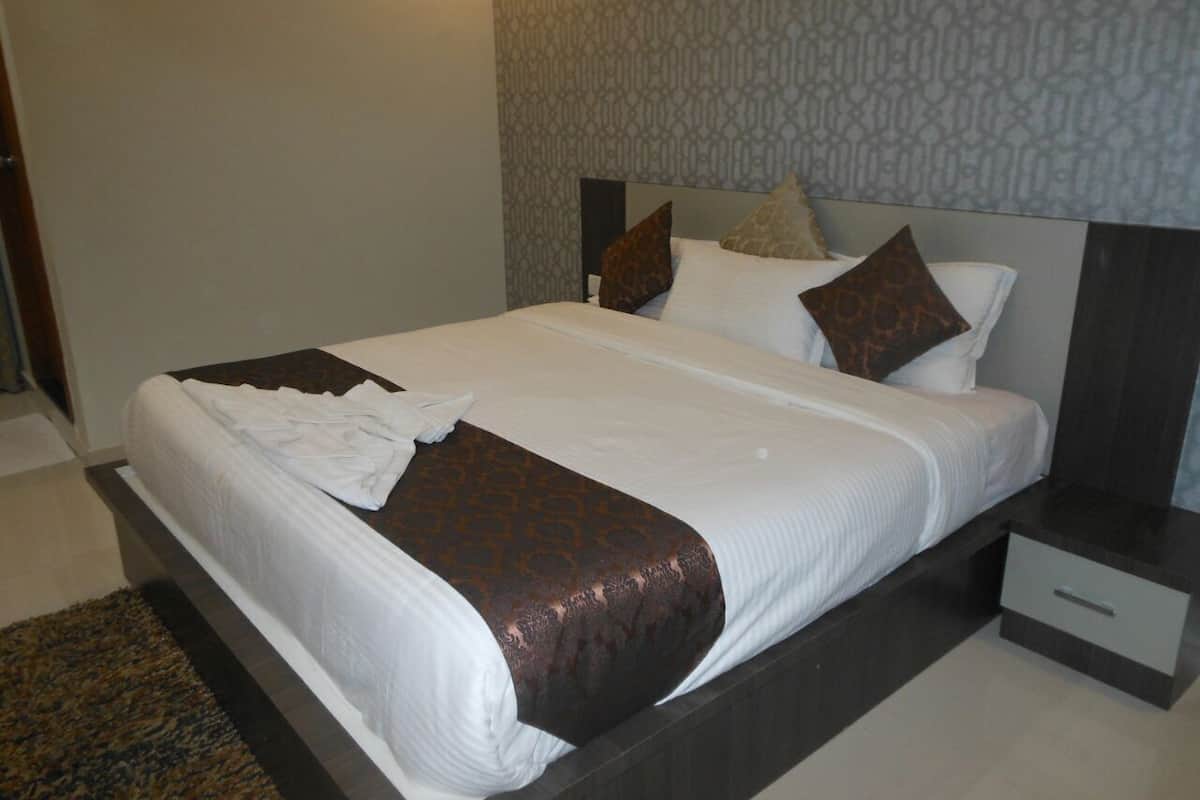 Executive Double or Twin Room | 16 bedrooms, desk, laptop workspace, iron/ironing board