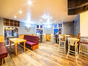 Bar (on property) - Churchill's Hotel (Barnsley)