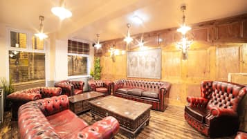 Área de estar no saguão