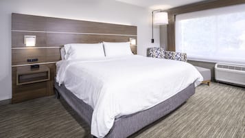 Pillowtop beds, in-room safe, desk, laptop workspace