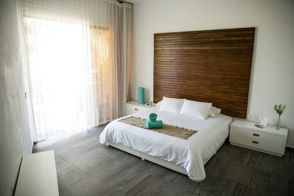 deluxe double room, non smoking, ocean view | 1 bedroom, premium bedding, down duvets, select comfort beds