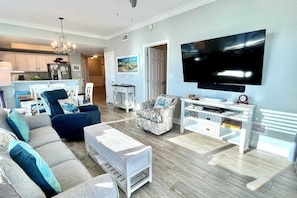 Condo, 2 Bedrooms | Living area