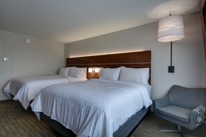 Escritorio y ropa de cama 