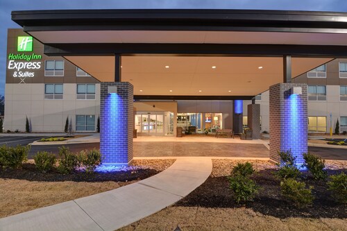 Holiday Inn Express & Suites Greenville - Taylors by IHG