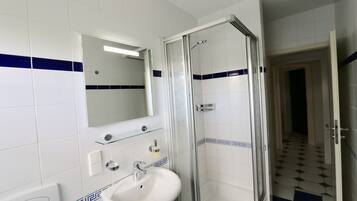 Doccia, asciugacapelli, sapone