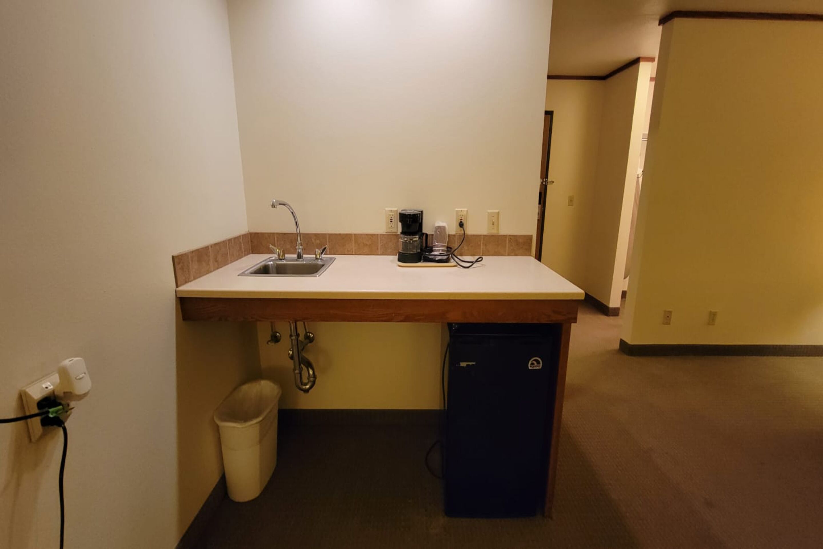 套房, 1 张特大床 | 浴室 | 免费洗浴用品、吹风机、毛巾、肥皂