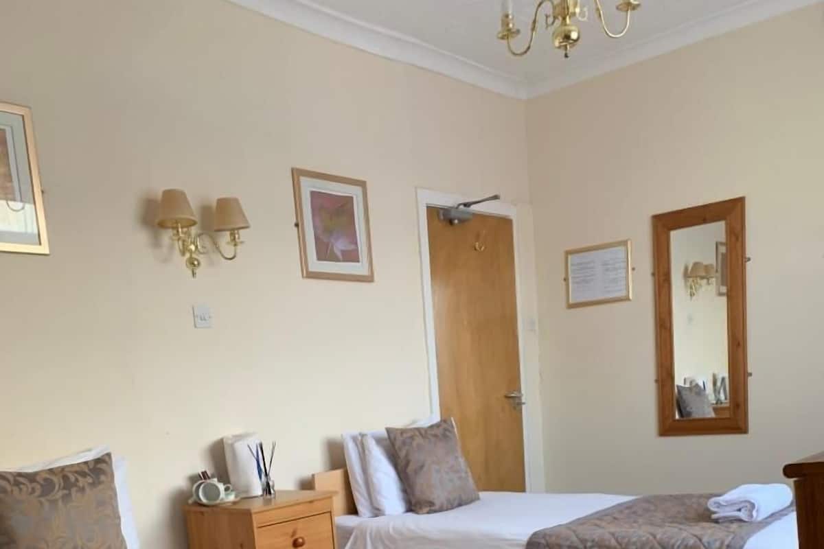 Triple Room | 1 bedroom, free WiFi, bed sheets