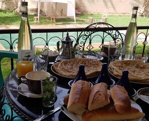 Breakfast buffet - Maison d'Hôtes Ighrem (Goulmima)