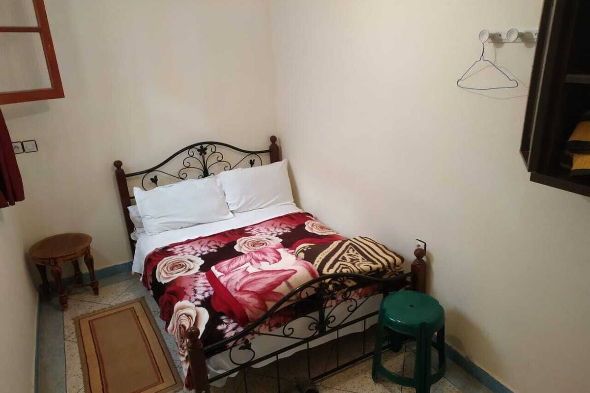Double Room | WiFi (free), bed sheets