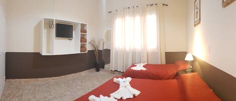 Triple Room | Individually decorated, individually furnished, desk, laptop workspace