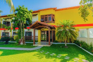 View from property - Bem Bahia Hotel (Santa Cruz Cabralia)