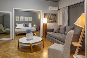 Living room - Prince Oliver Grand Apartment (Athens)