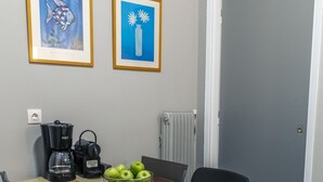 Unclassified image, 4 of 39, button - Prince Oliver Grand Apartment (Athens)