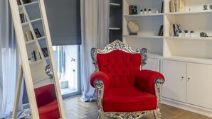 Unclassified image, 2 of 39, button - Prince Oliver Grand Apartment (Athens)