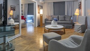 Unclassified image, 5 of 39, button - Prince Oliver Grand Apartment (Athens)