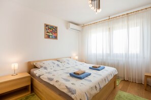 Departamento | 2 habitaciones, escritorio, tabla de planchar con plancha y wifi gratis 