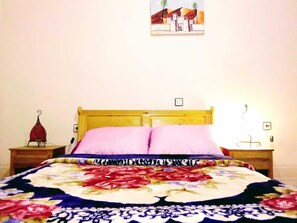 Free WiFi, bed sheets