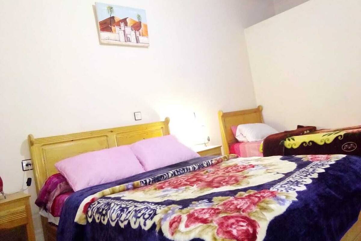 Free WiFi, bed sheets