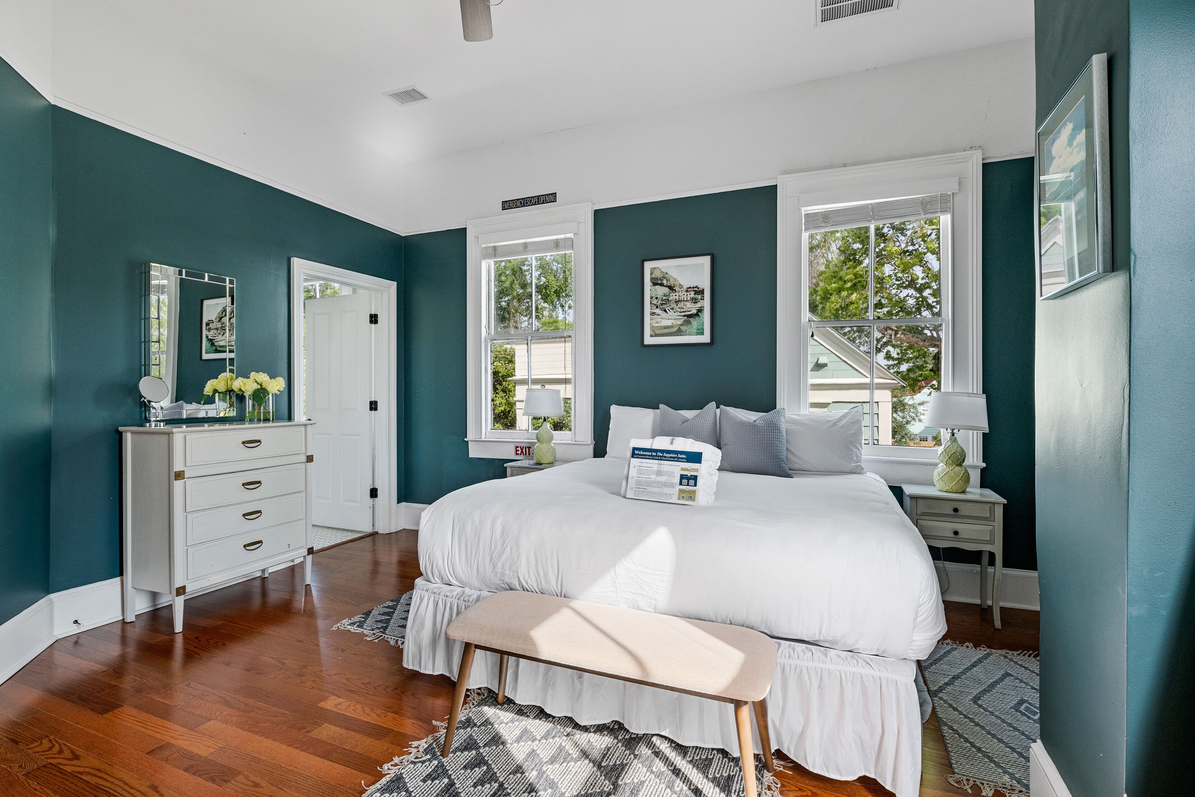 Sapphire by StayDuvet | Walk to Restaurants & Bars