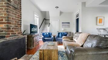 TV, fireplace, offices