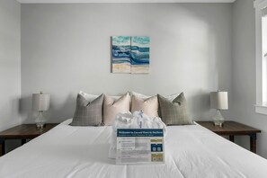 3 bedrooms, iron/ironing board, free Internet