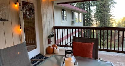 YoBee! Heart of Yosemite. Homey Studio. Reservations + Breakfast included ~U1