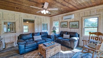 Een smart-tv en een open haard