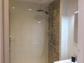 Bathroom - Stunning, Beautiful Spanish Apartment (Los Alcázares)