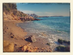 På stranden