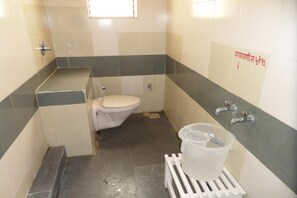 Standard Room | Bathroom
