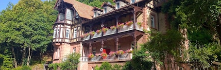 Fachada de la propiedad. Hotel Luise