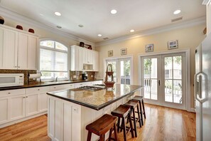 Private kitchen - 2225 Bruce Drive by Hodnett Cooper (St. Simons Island)