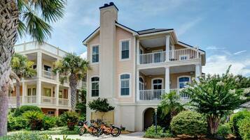 House, 4 Bedrooms | Exterior