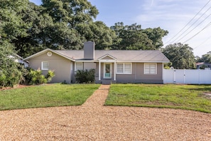 House, 3 Bedrooms | Exterior